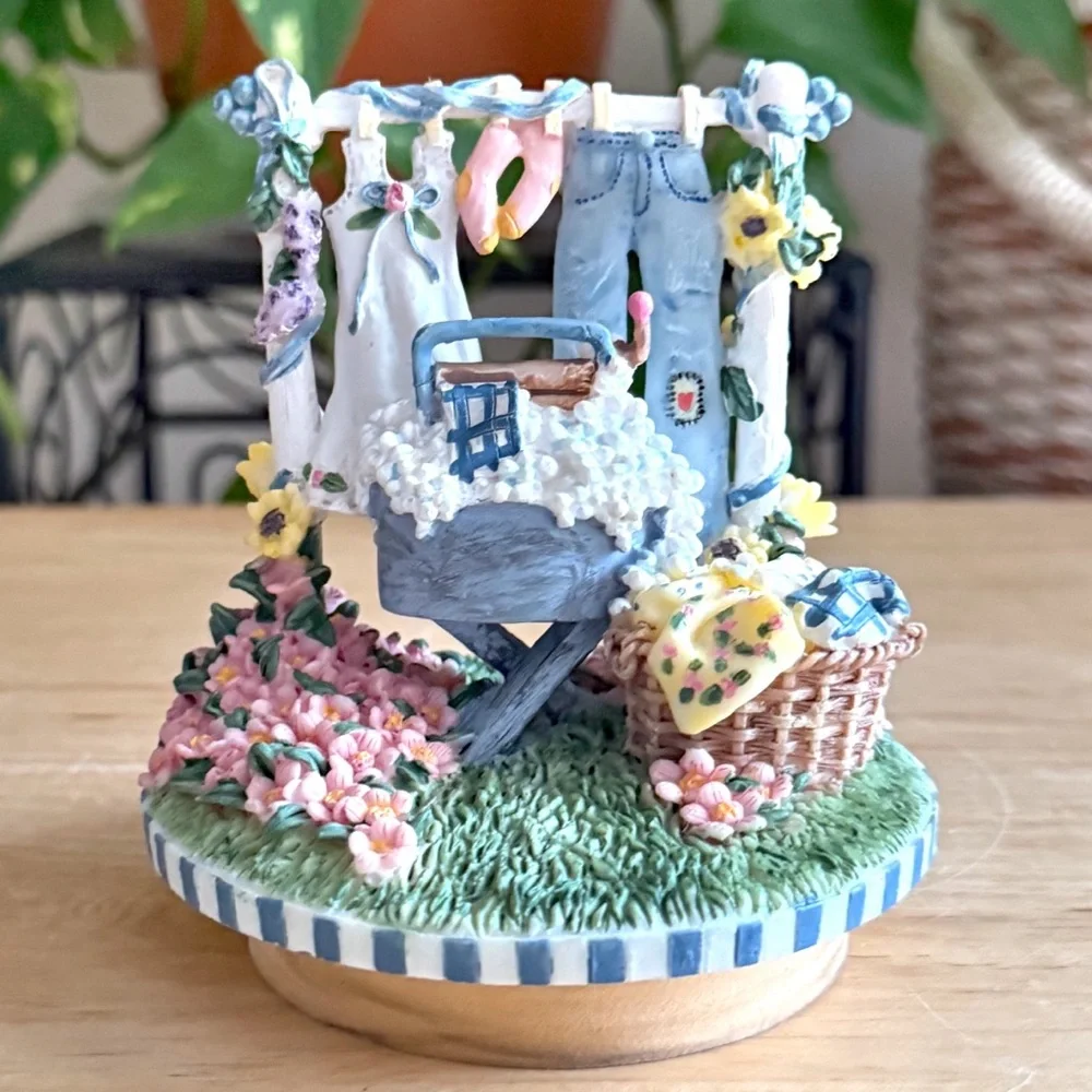 Our America Vtg Candle Topper Clothesline Laundry Garden Yankee Cottage Decor